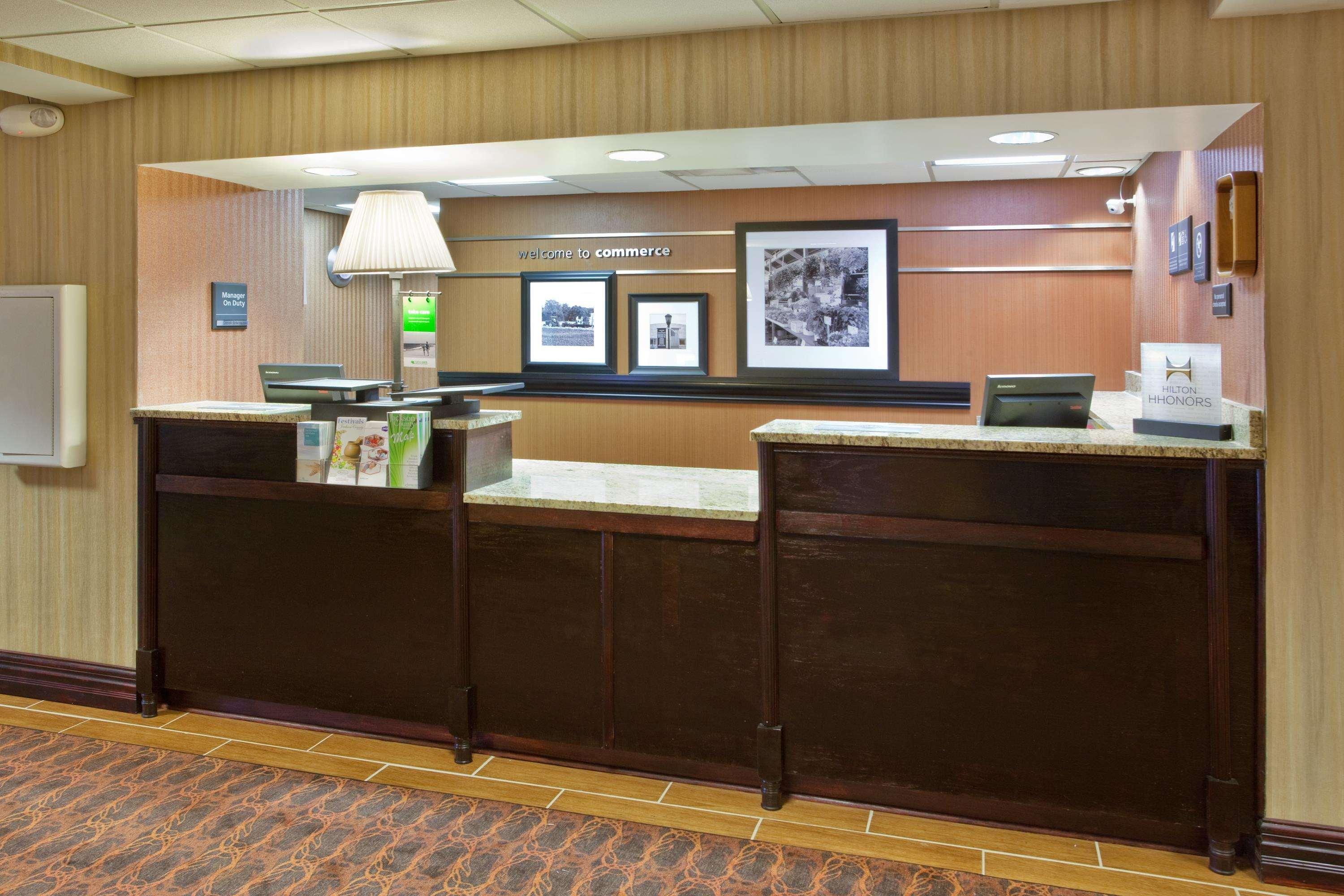 Hampton Inn Commerce Exterior foto